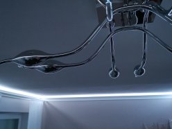 indirekte Deckenbeleuchtung + Deckenleuchte